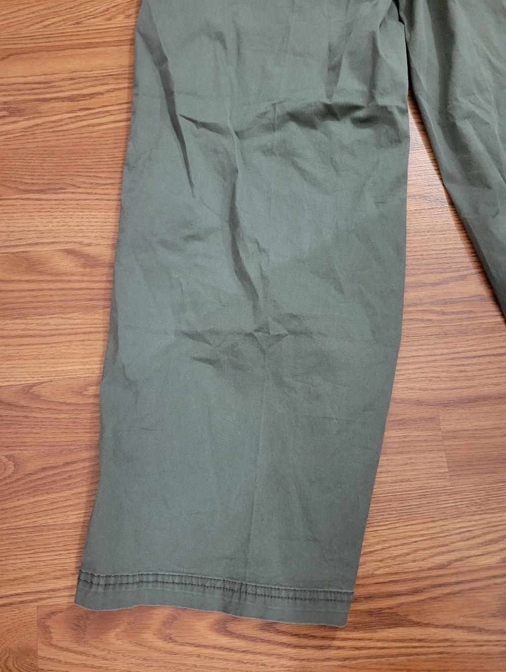 Women's Olive Green Low Rise Cargo Pants with Utility Pockets - Picture 8 of 11